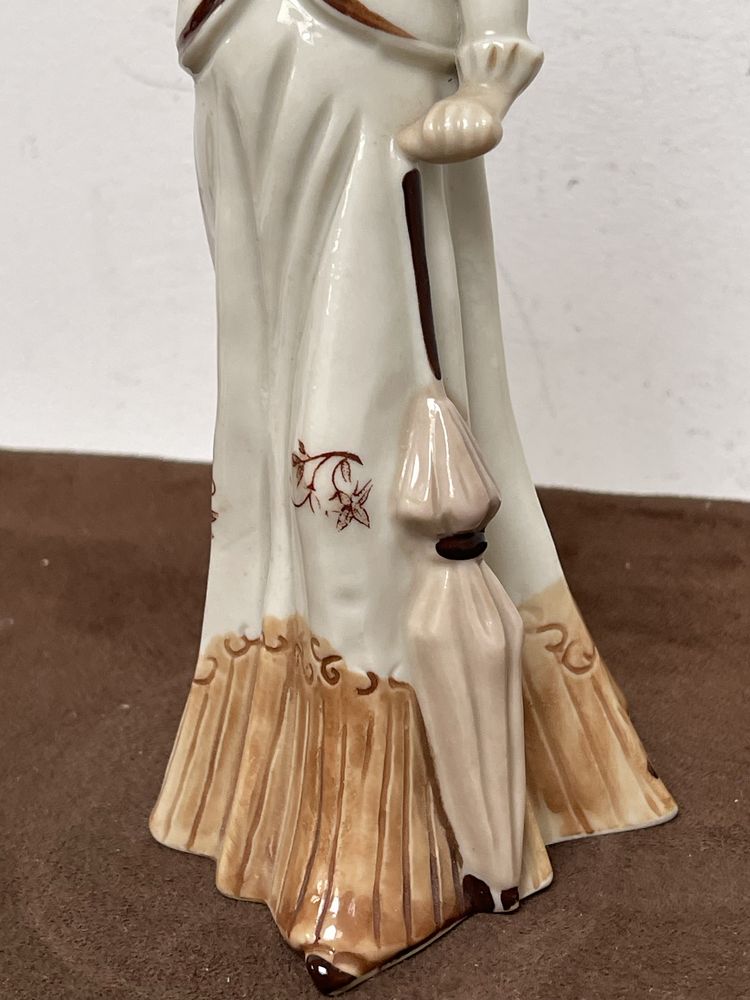 Dama Stara Porcelanowa Figurka