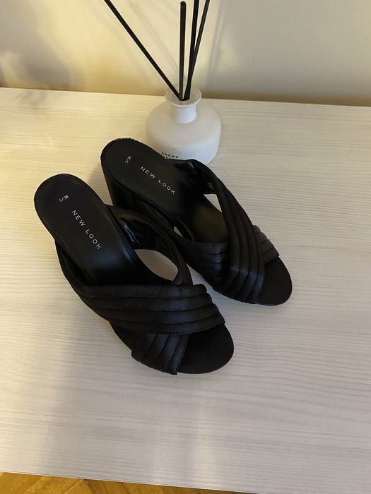 Мюлі з відкритим носиком