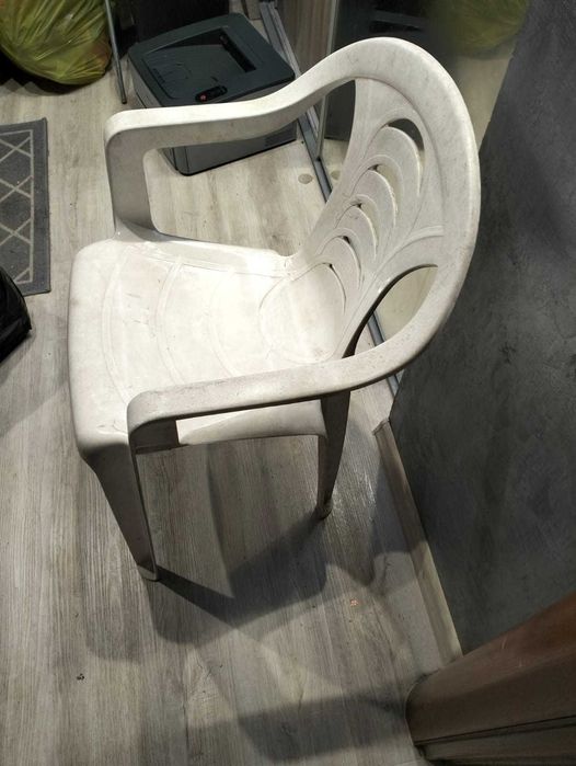 Krzesło ogrodowe plastikowe białe