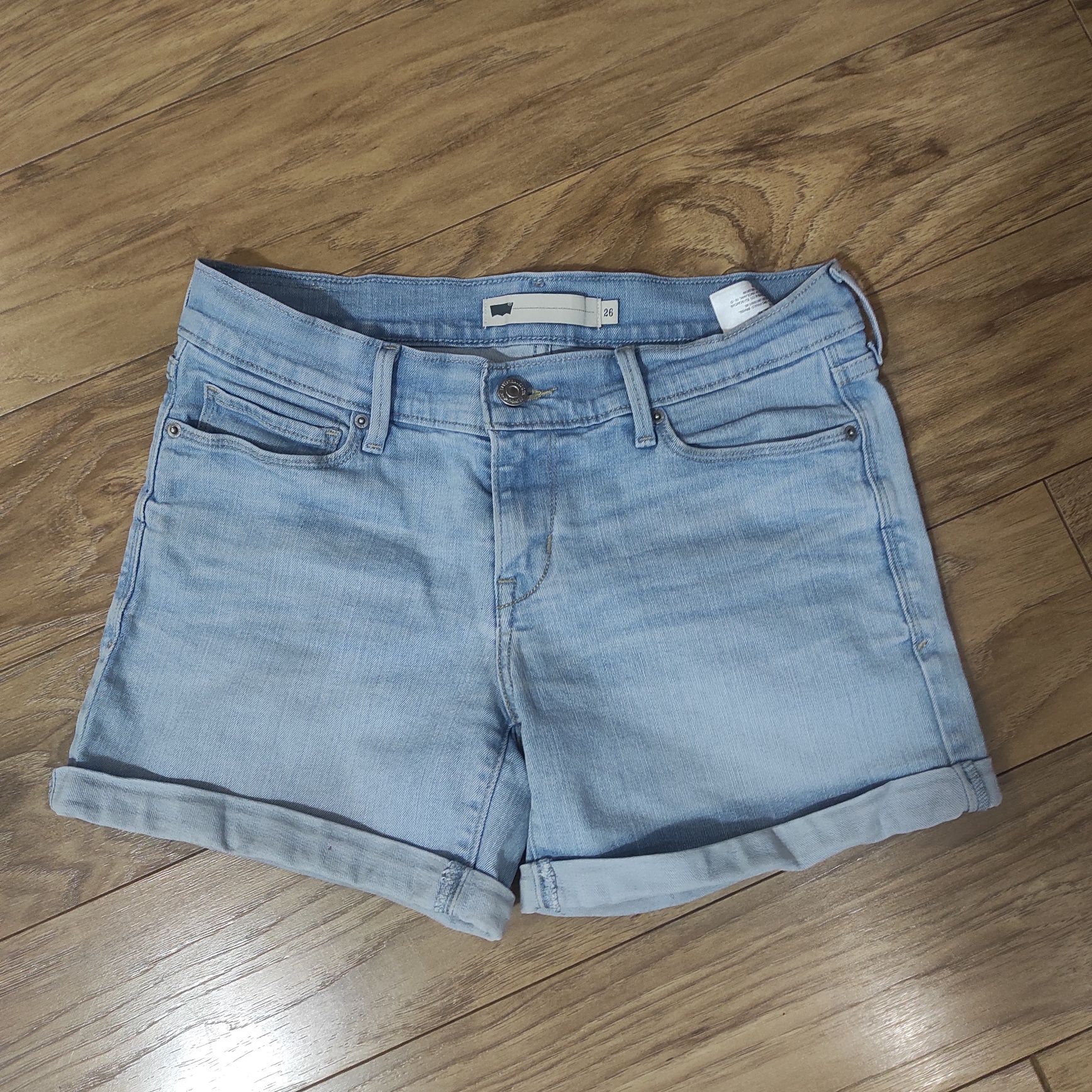 Szorty Levi's W26 S
