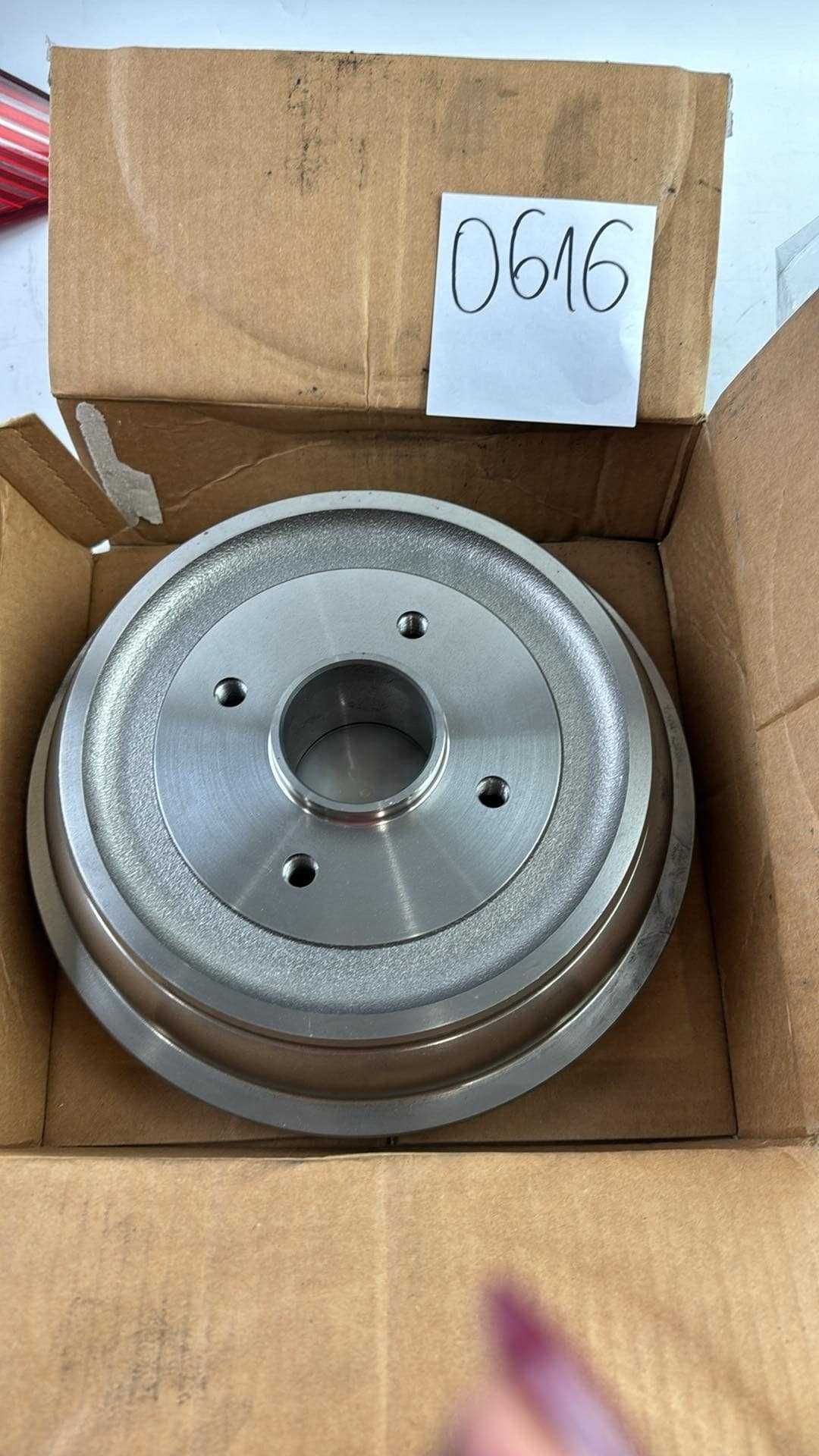 Bęben hamulcowy LPR 7D0691A komplet C3 DS3 207 NOWE TYŁ