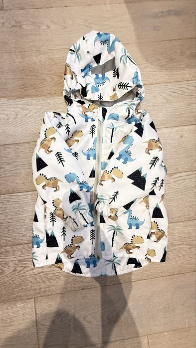 Продам дитячу демісезонну курточку.