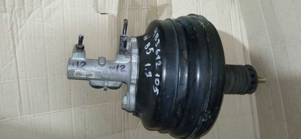 4B3612105 VAG главный тормозной цилиндр с вакуумным усилителем.