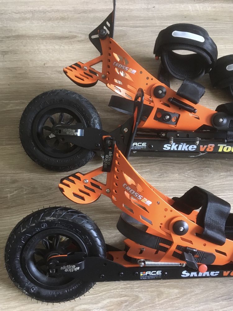 Skike V8 Tour nartorolki nowe !