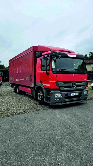 Samochód cieżarowy Mercedes Actros