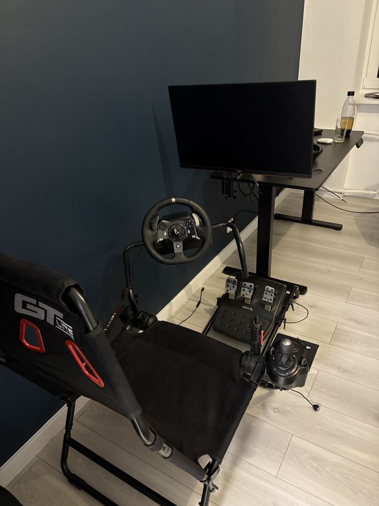 Logitech G920 (kierownica, pedaly, krzynia) + stelaż Next Level Racing