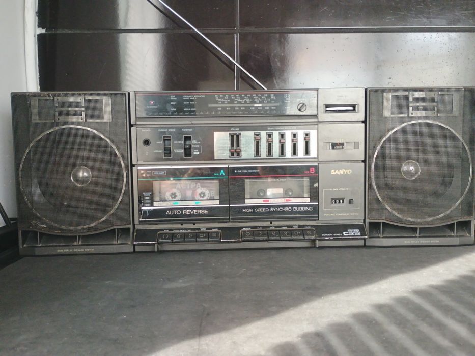 Магнитола  SANYO C33 /SONY CFS-W475S made in Japan