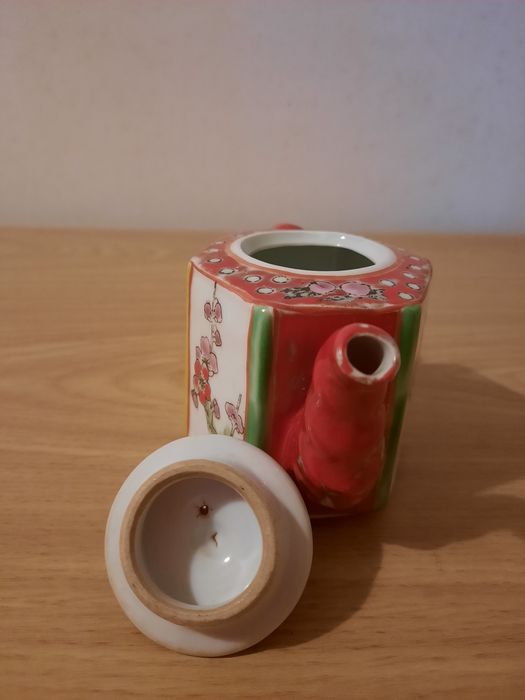 Bule decorativo em porcelana Chinesa