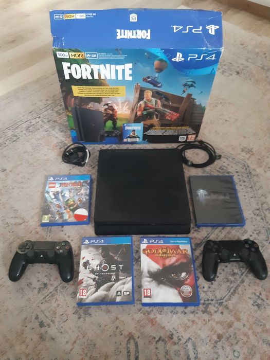 PlayStation 4 Ps4 + 4gry + 2 dżojstiki
