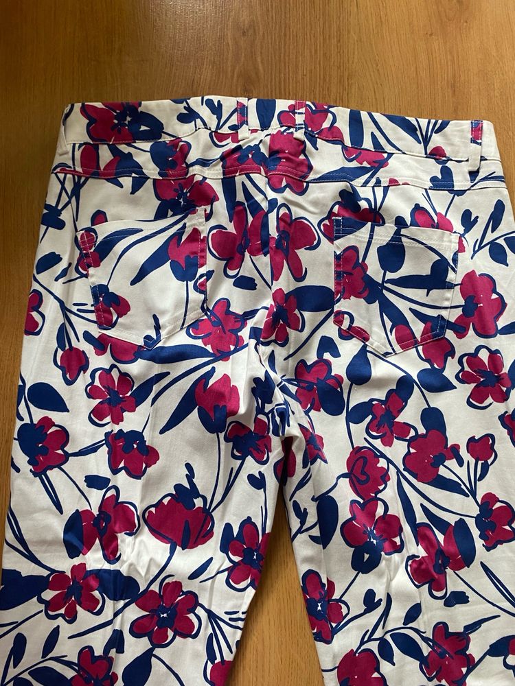 Włoskie letnie i przewiewne spodnie, Camomilla Italia, rozmiar 48