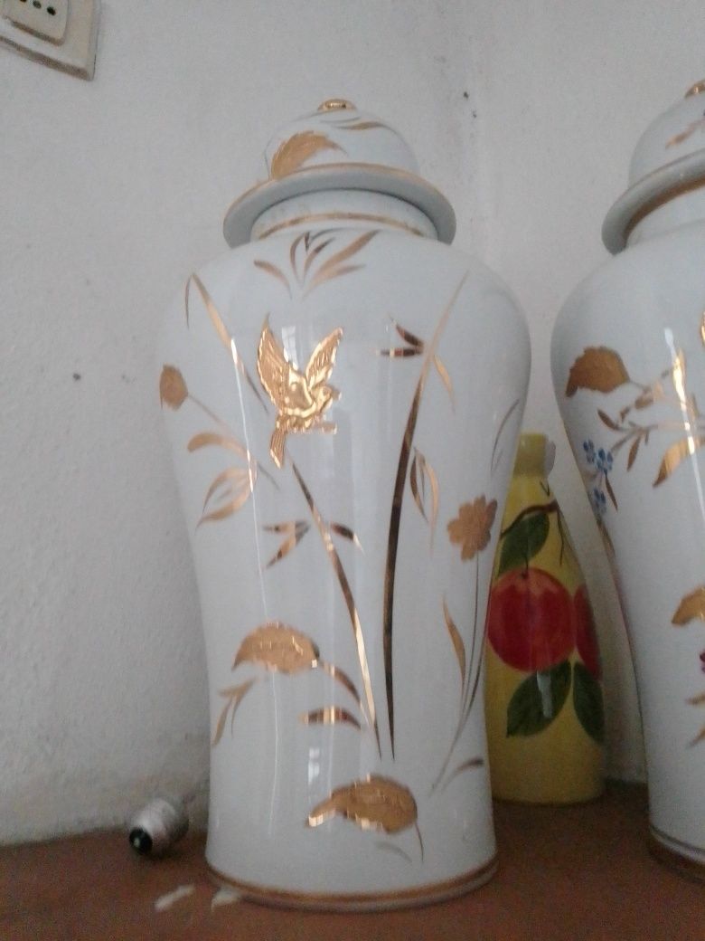 Dois jarrões grandes excelente porcelana