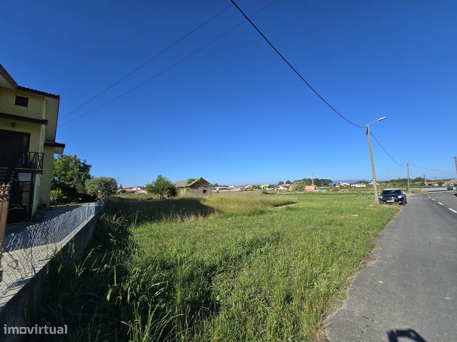 Terreno próximo do Centro de Pardilhó