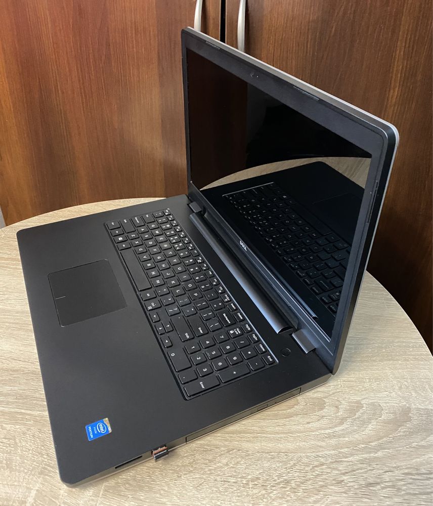 Laptop Dell Inspiron 5478 4/500gb 17” Win.8