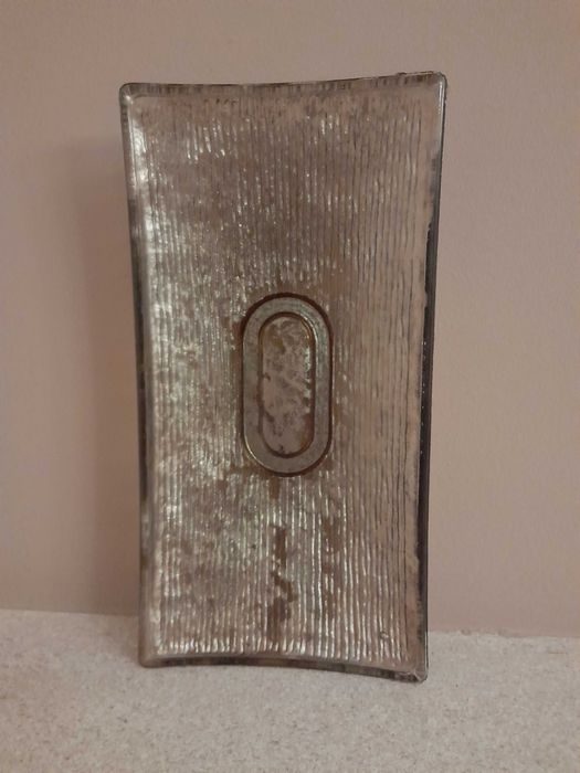 Bandeja com bolas decorativas em vidro