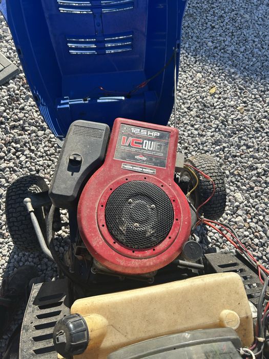 Sprzedam traktorek kosiarkę z koszem briggs 12,5 stan dobry