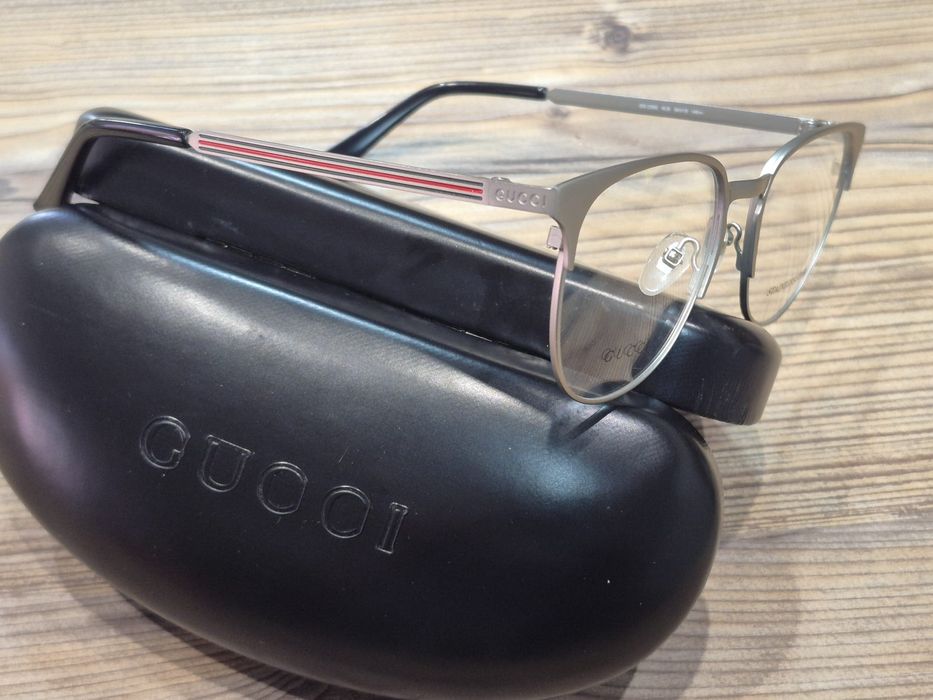 Металеві елегантні оправи для окулярів GG2288 від Gucci!