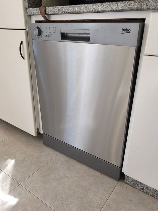 Máquina loiça beko