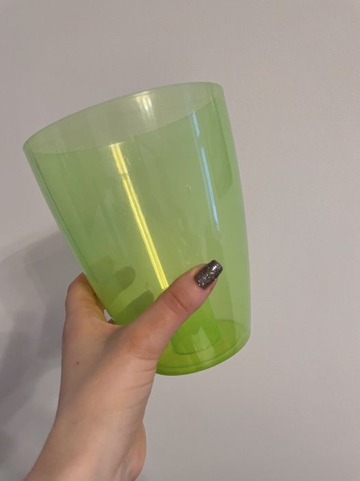 Plastikowa zielona doniczka na storczyka neon neonowa
