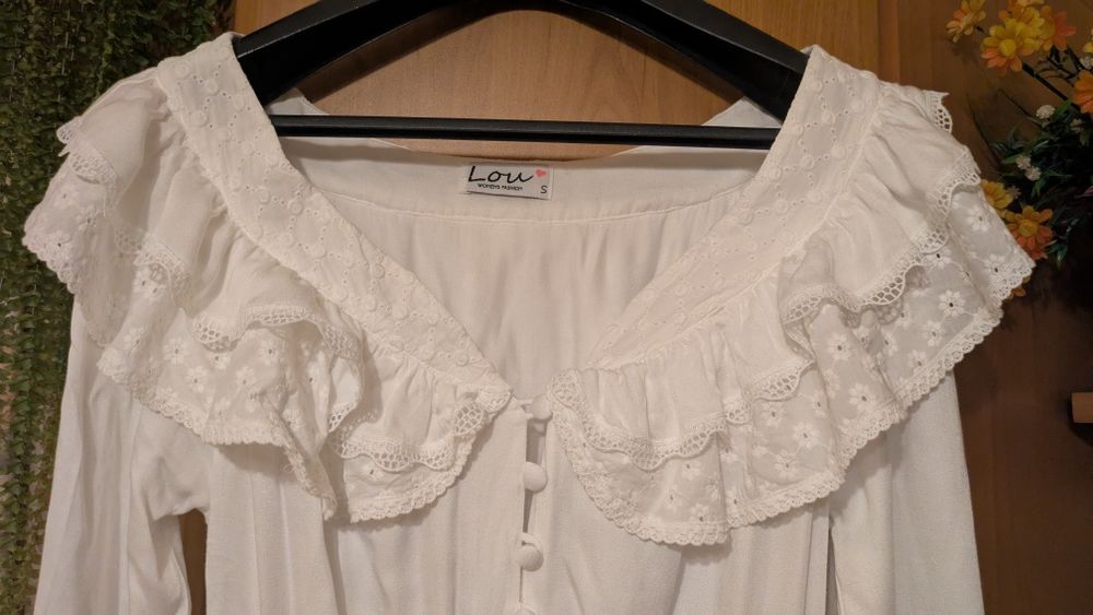 Biała sukienka w stylu boho Lou S