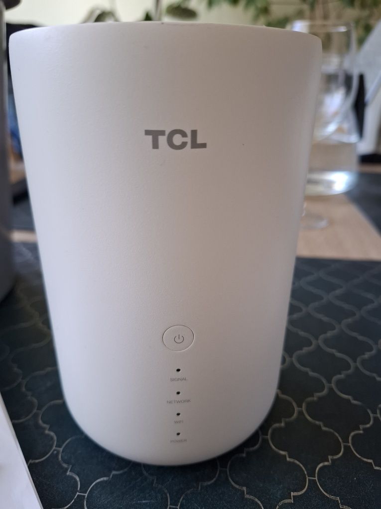 TCL hh130um ruter