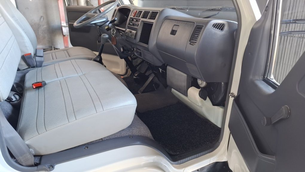 Toyota dyna 150 poucos km