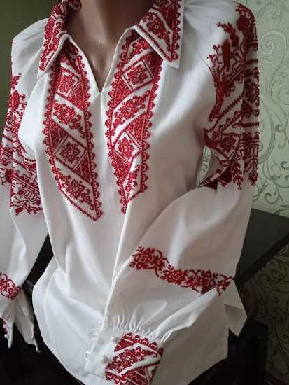 Вишиванка вишита бісером.