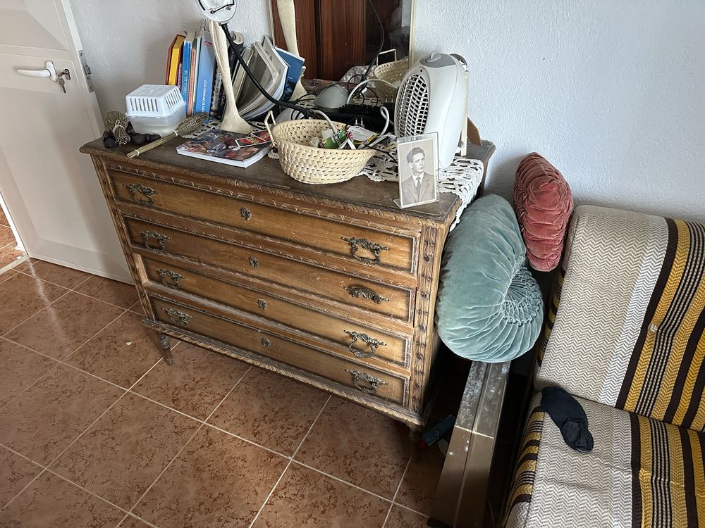Comoda antiga bom estado