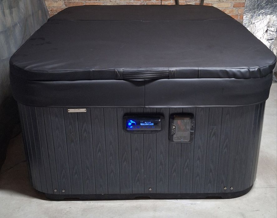 Jacuzzi ogrodowe całoroczne!  Rok produkcji 2021