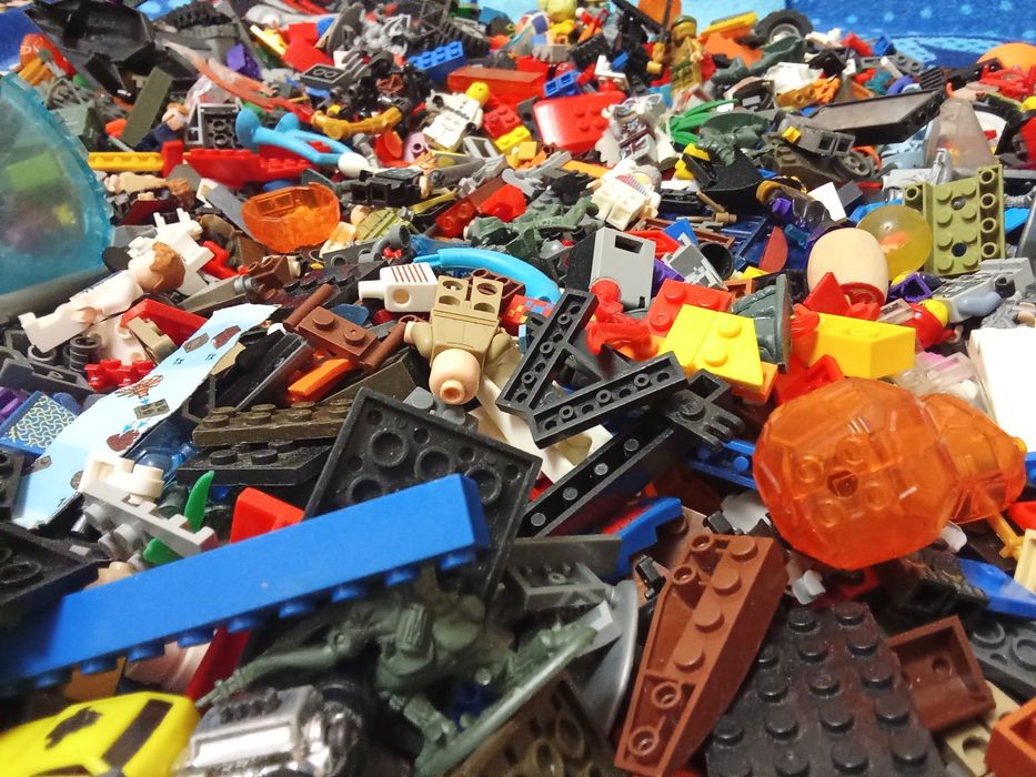 Терміново продаю лего 3 кг все лего за 1100 грн