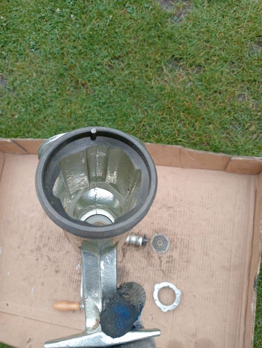 Maszynka do mięsa ręczna