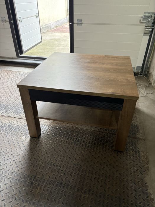 Stolik kawowy wymiary 75x75 cm.