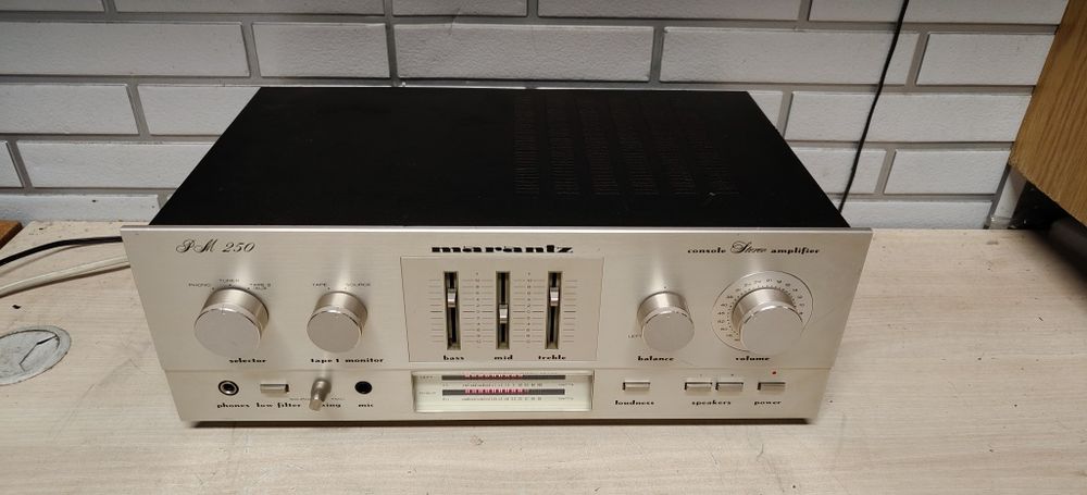 Wzmacniacz MARANTZ PM 250. Hi-fi stereo