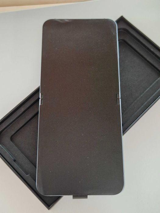 Samsung Galaxy Z Flip6 SM-F741B, 256GB w bardzo dobrym stanie