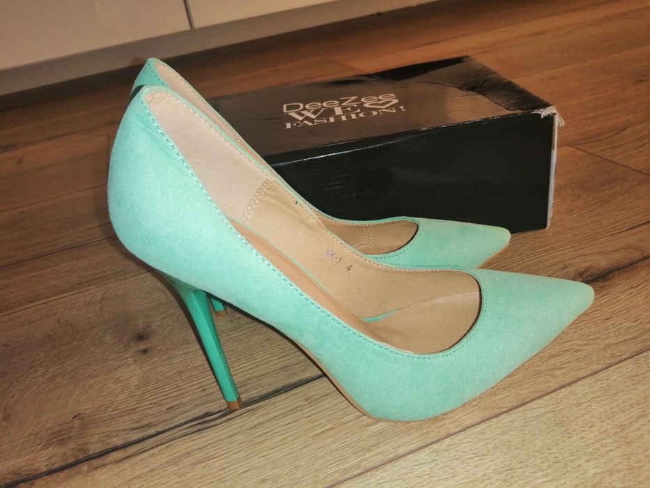 Szpilki DeeZee zamszowe, czółenka zielone rozm. 37 NOWE