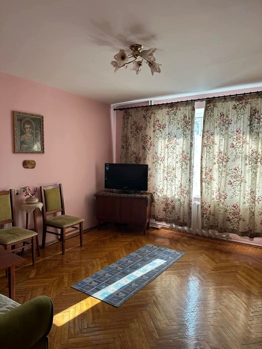 Продаж 4 кімнатної квартири