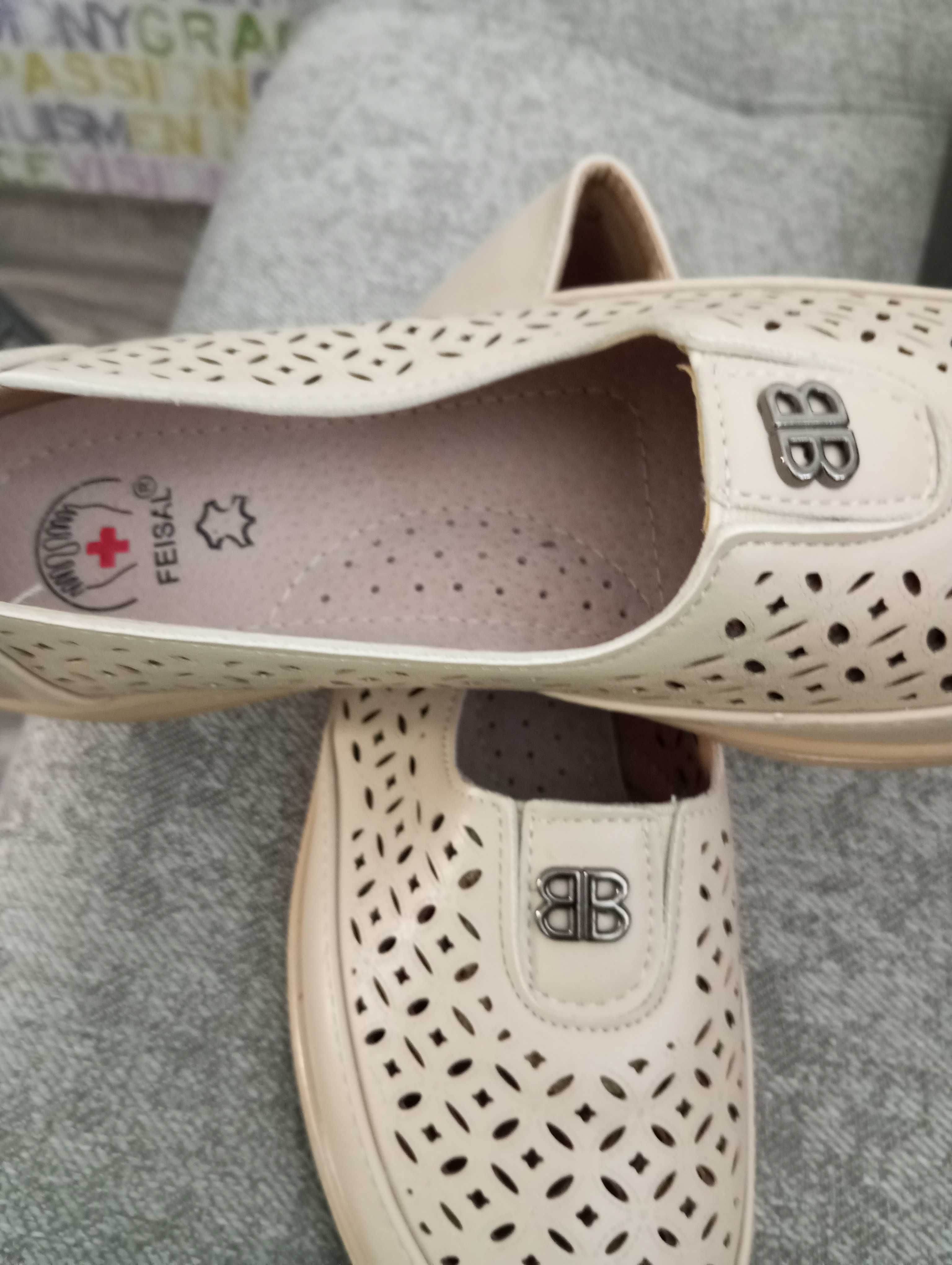 Buty  ażurowe rozmiar 37- wkładka oddychająca