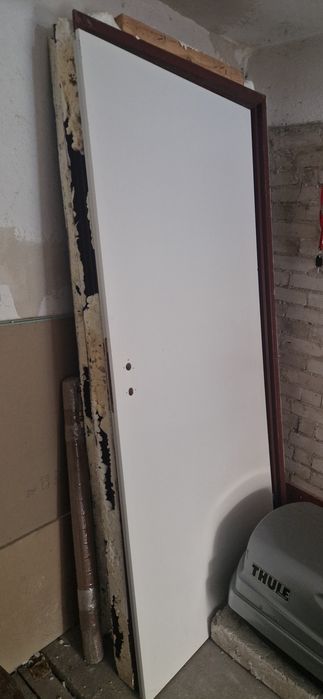 Drzwi wewnętrzne 90cm z futryną metalową.  Lewe, prawe.