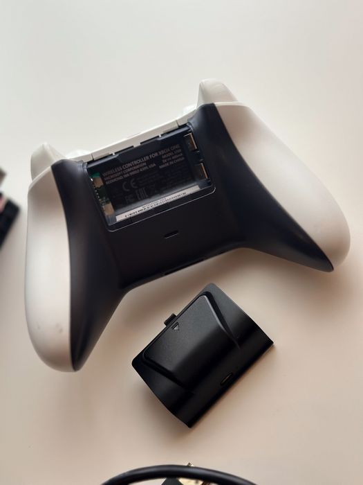 2 Comandos Xbox + bateria + fio