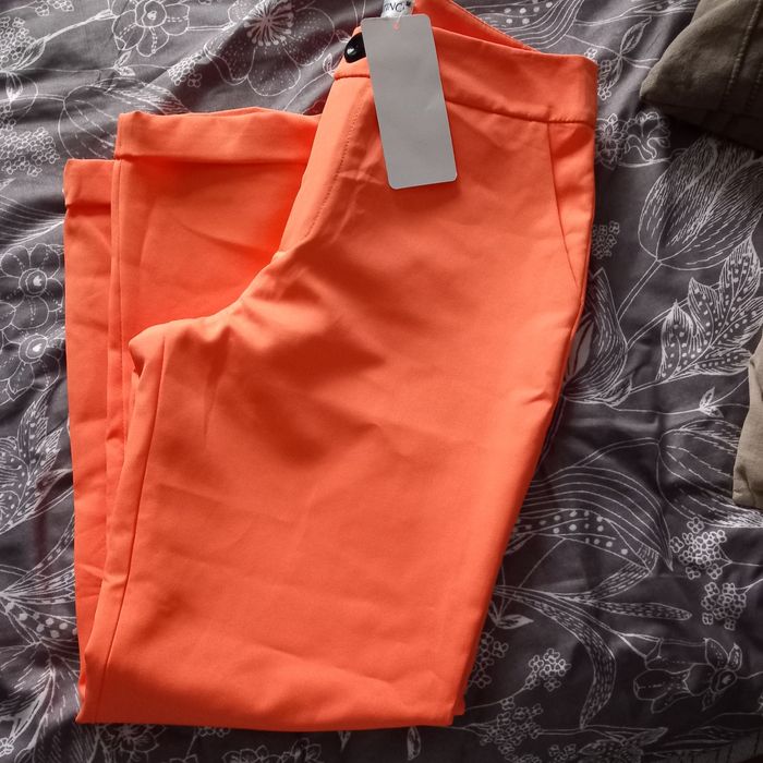 Spodnie materiałowe Velsatino