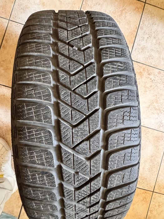 Felgi BMW OEM 17 z oponami zimowymi Pirelli