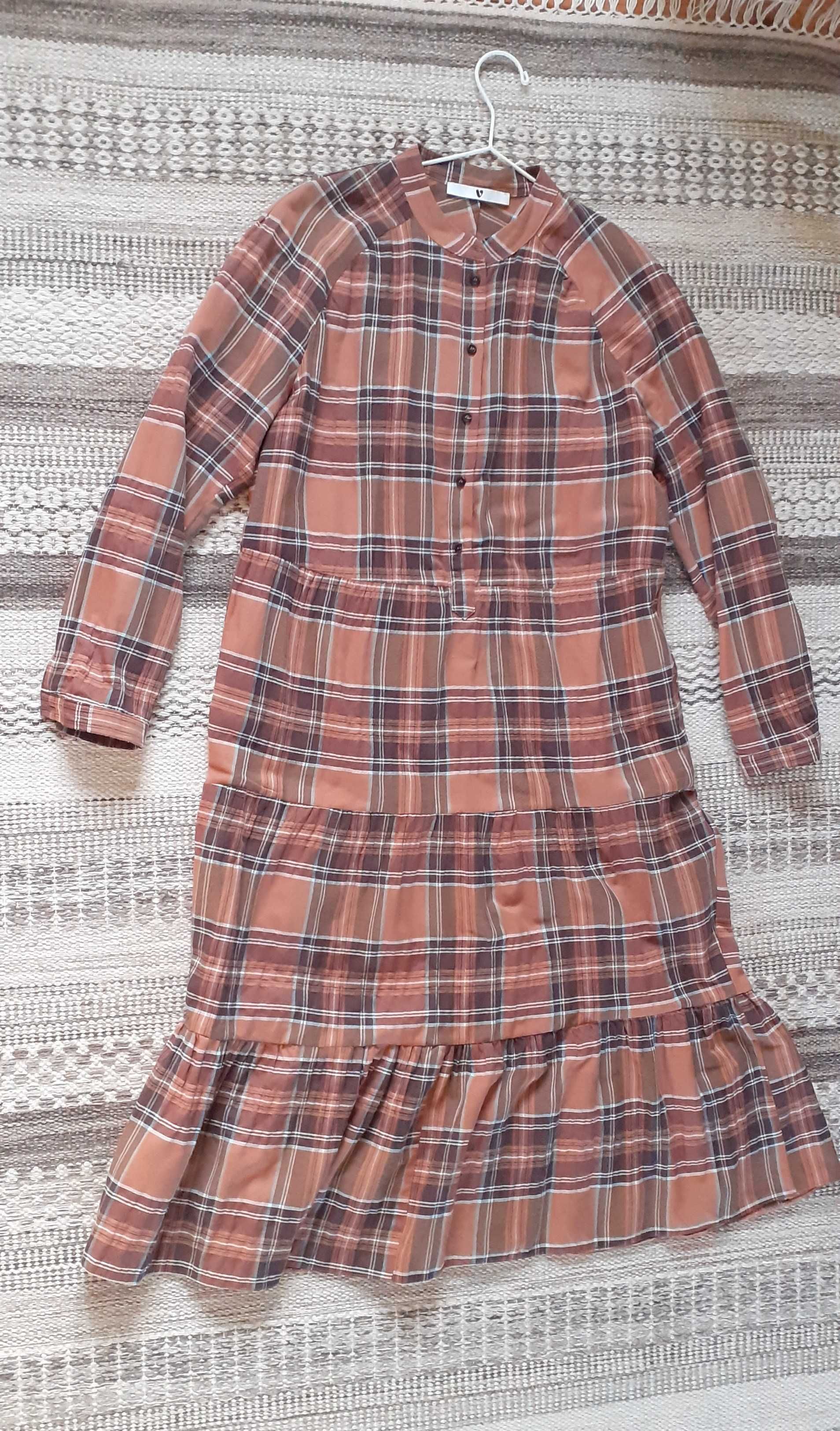 Sukienka w kratę z falbanami L XL