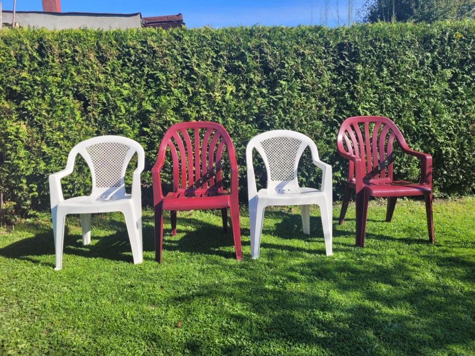 Krzesła ogrodowe, plastikowe, stan bdb