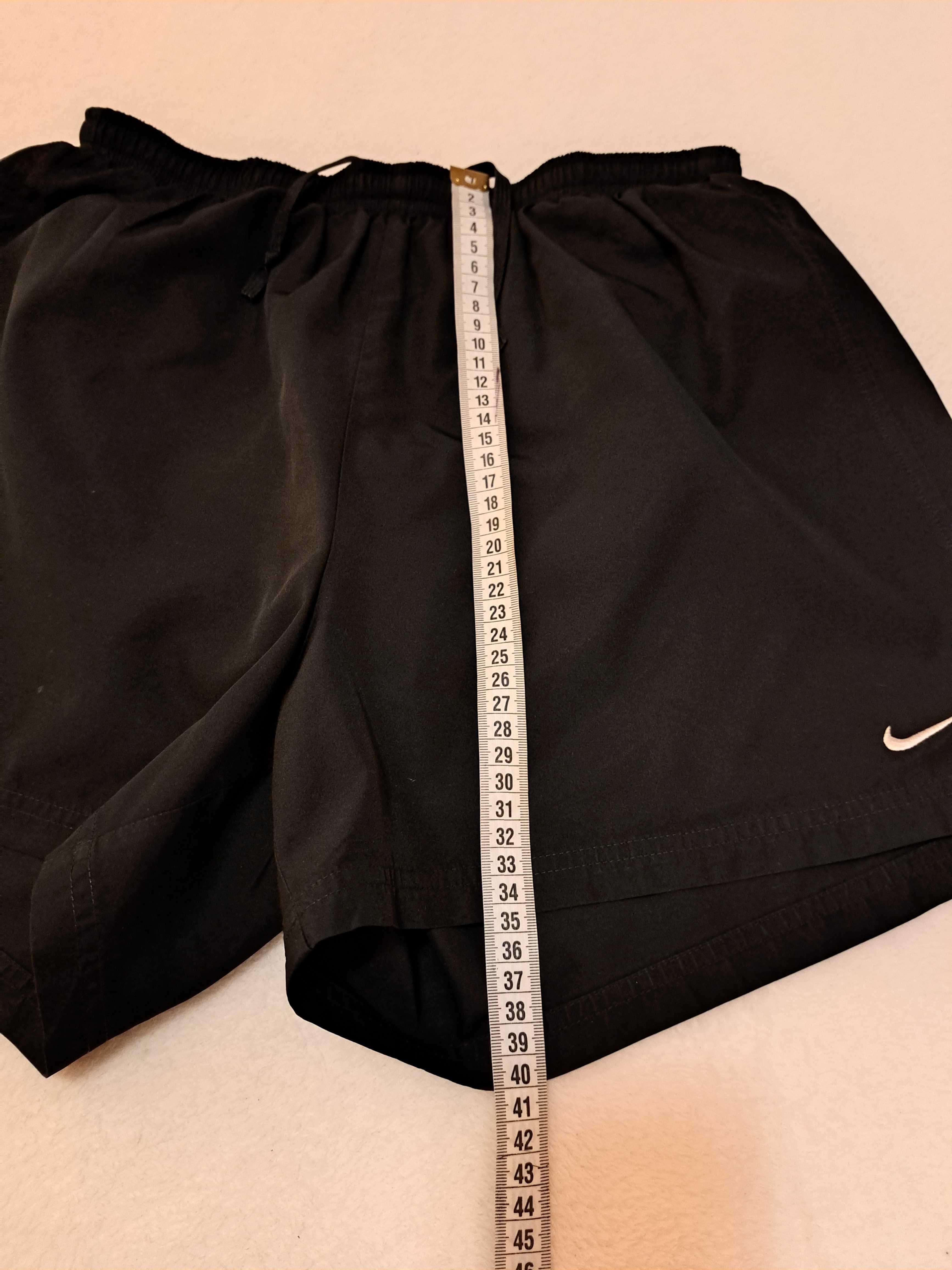 Spodenki czarne Nike Fit roz. S z majtkami i mini kieszonką