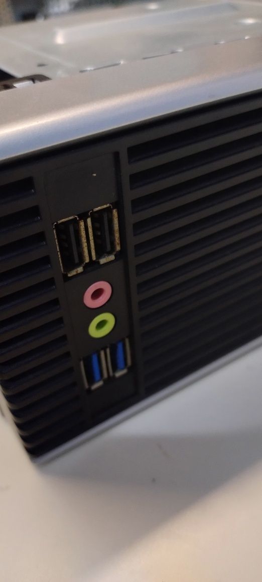 Obudowa komputerowa SFF 2xUSB3.0, 2xUSB2.0 z zasilaczem 320W, DVD,went