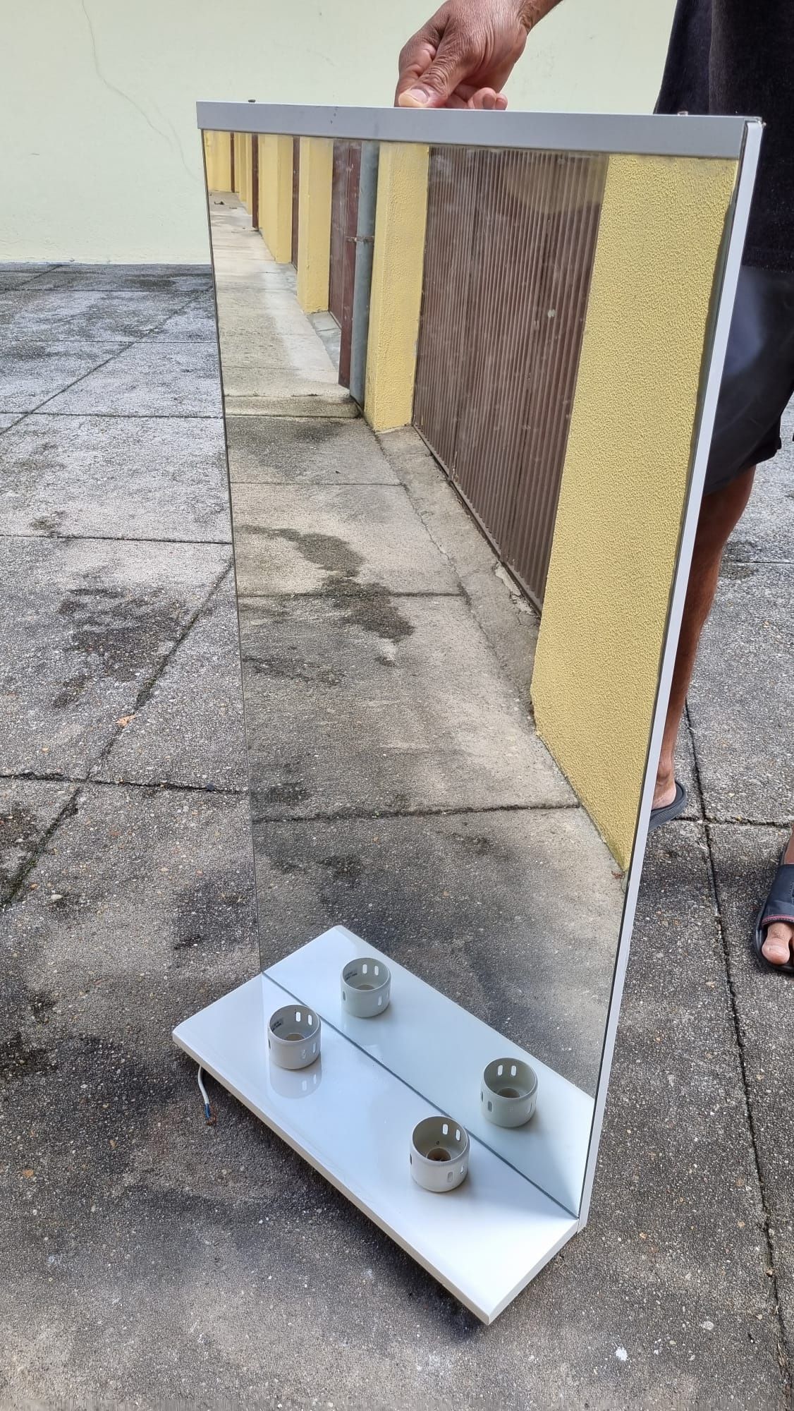 Vendo espelho para casa de banho em excelente estado