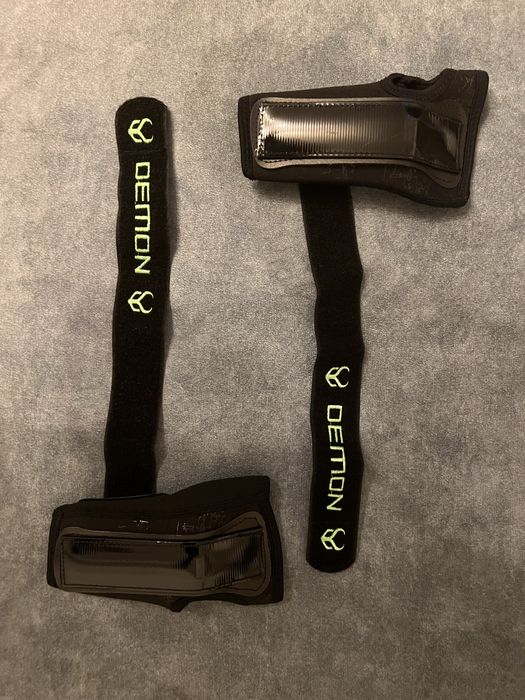 Demon Wrist Guard - skate & snowboard wrist protector (tamanho: M)