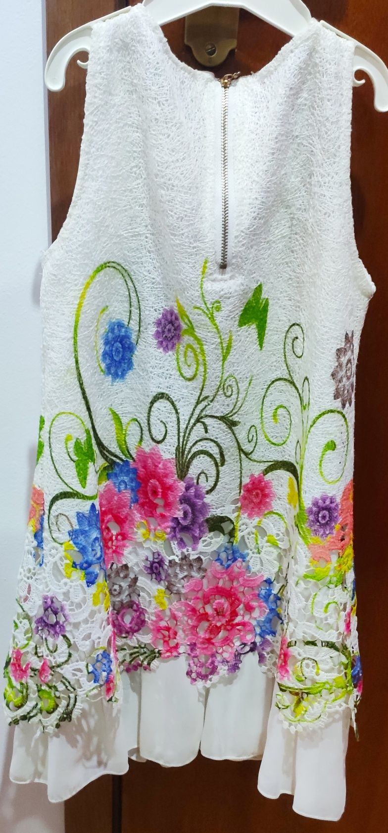 Vestido de estilista - pintado à mão - menina 6 anos