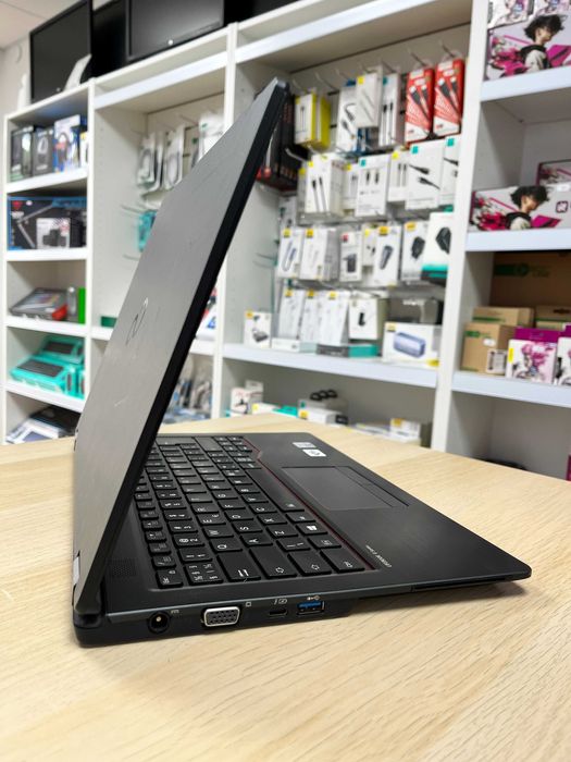 FUJITSU LifeBook U7410 Intel Core i5-10gen|8 GB|256 GB SSD|14,1"FHD