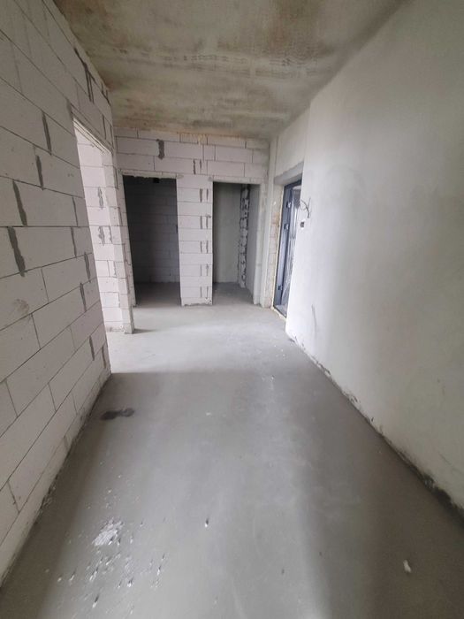 Продаж 2к Очеретяна  5/7ц новобуд зданий 61м 75тис