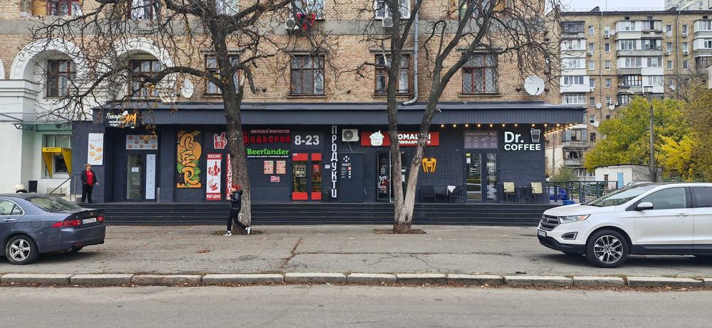 Продаж комерційного приміщення з орендарями – готовий орендний бізнес.